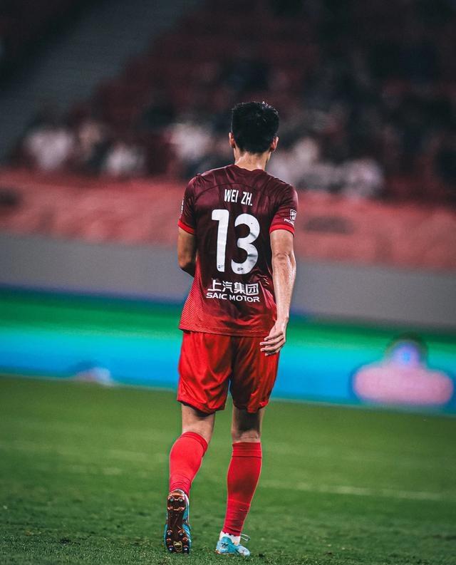 开云体育官网首页关于转会期突围战来临，上海海港围绕全明星赛队长鼓劲，质疑声仍在，训练强度明显提升的信息