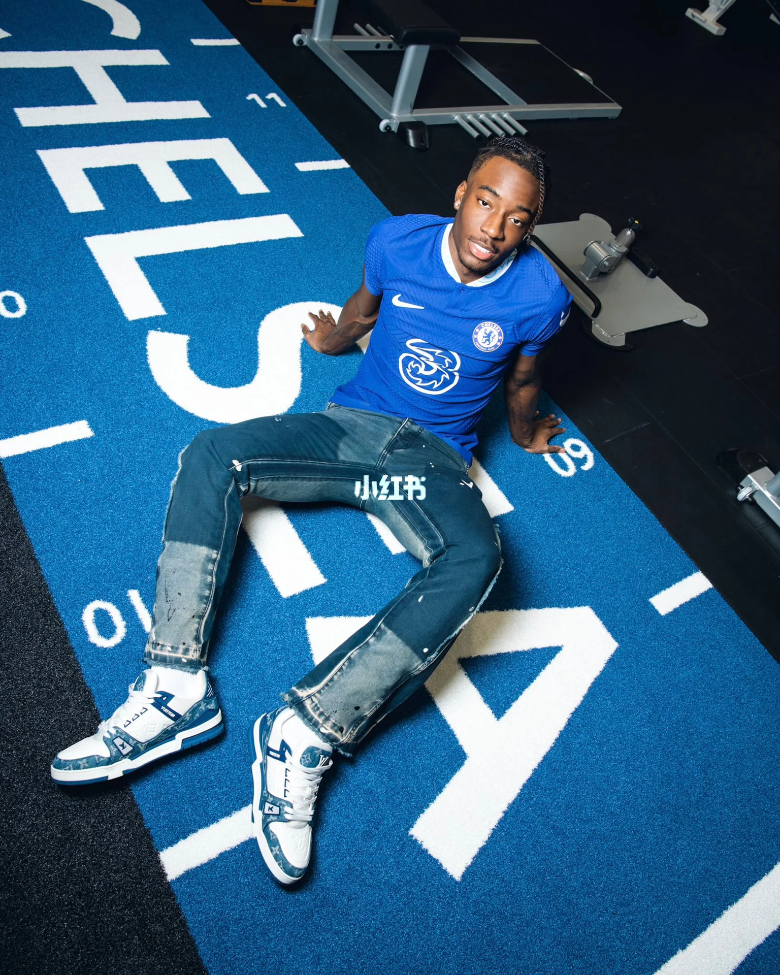 包含冲刺阶段埃因霍温官宣签约费耶诺德围绕足总杯战术微调，媒体一致点评：罗马清晨豪取连胜的词条